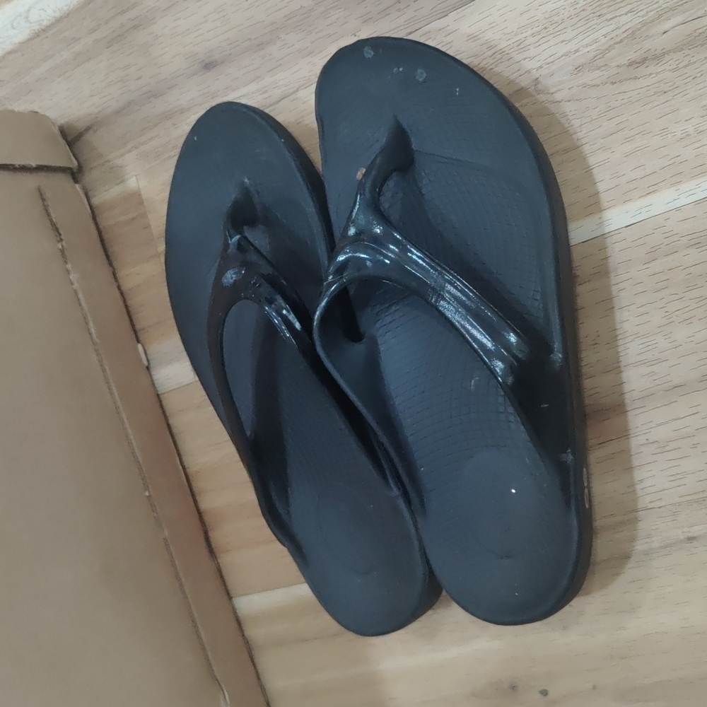 Ladies flip flops